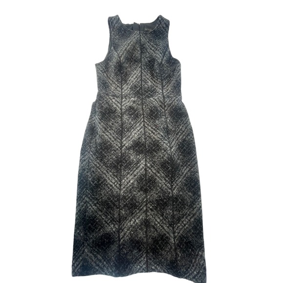 Banana Republic Dresses & Skirts - Banana Republic Dress Herringbone Sleeveless Black Gray Career‎ Petite Size 2